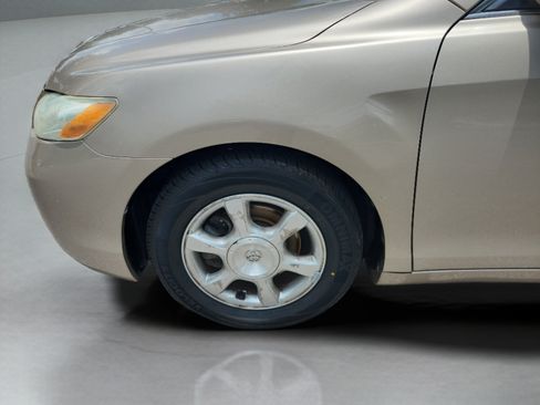 Used 2009 Toyota Camry SE FWD image 9