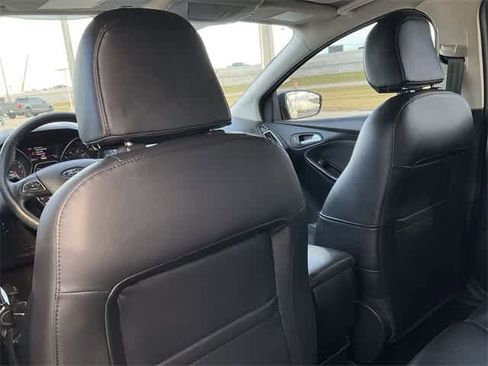 Used 2018 Ford Focus Titanium image 16