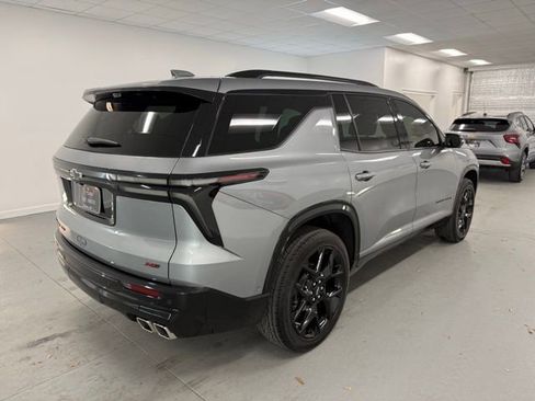 Used 2024 Chevrolet Traverse RS image 6