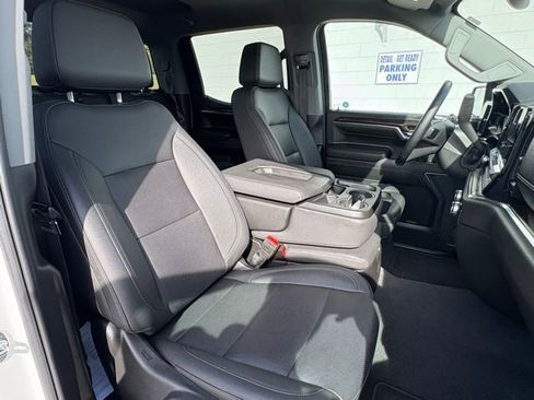 Used 2024 GMC Sierra 1500 SLT image 27