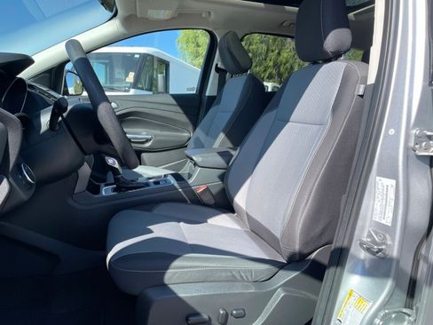 Used 2018 Ford Escape SE FWD image 17