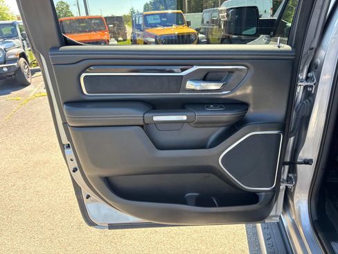 Used 2021 RAM 1500 Laramie AWD/4WD image 17