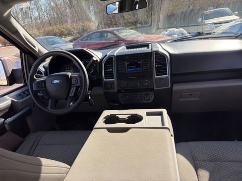Used 2015 Ford F150 XLT AWD/4WD image 11
