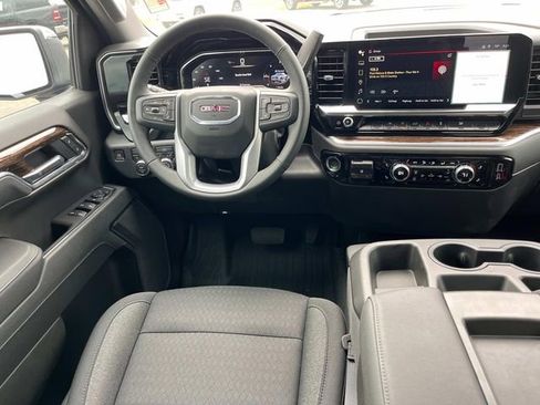 New 2025 GMC Sierra 1500 SLE image 16