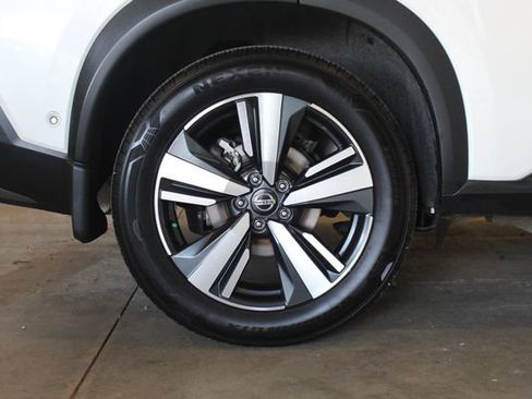 Used 2021 Nissan Rogue Platinum FWD image 27