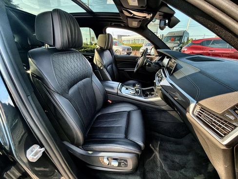 Used 2022 BMW X5 M50i AWD/4WD image 22