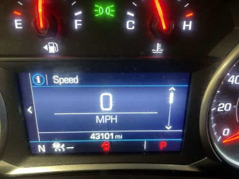 Used 2021 GMC Terrain SLE w/ Driver Convenience Package FWD image 6