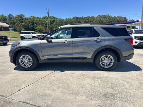 New 2026 Ford Explorer Active RWD image 4