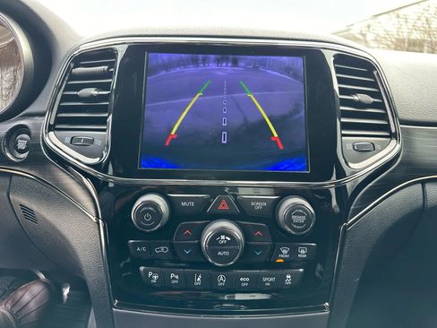 Used 2019 Jeep Grand Cherokee Limited X image 24