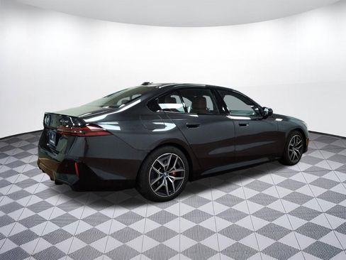 Used 2025 BMW i5 xDrive40 w/ M Sport Package image 8