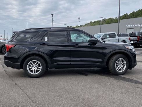 New 2026 Ford Explorer Active w/ Active Comfort Package image 2
