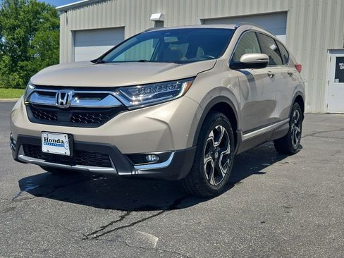Used 2018 Honda CR-V Touring image 3