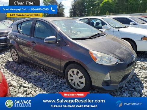 Used 2014 Toyota Prius C One image 5