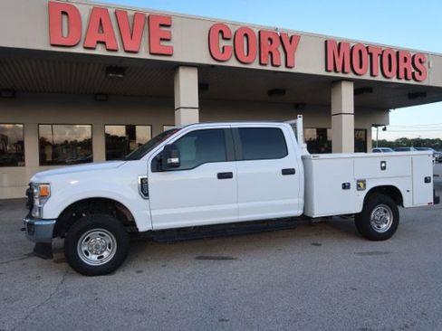 Used 2022 Ford F250 XL w/ Power Equipment Group AWD/4WD image 1