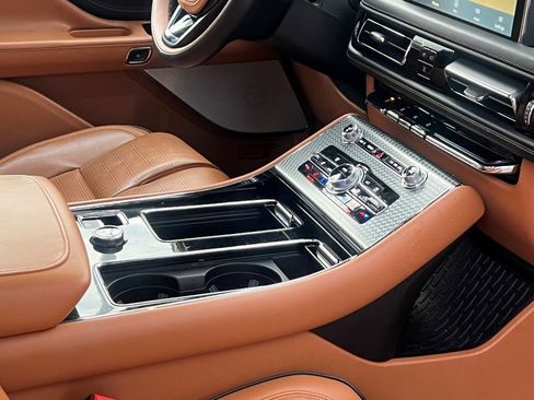 Used 2023 Lincoln Aviator Black Label Grand Touring w/ Class IV Trailer Tow Package image 12