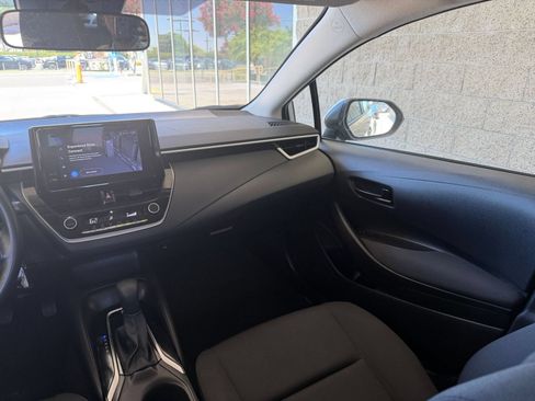 Used 2025 Toyota Corolla LE FWD image 33