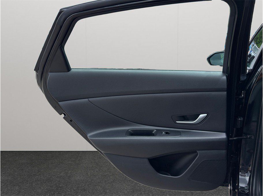 Used 2023 Hyundai Elantra SEL FWD image 33