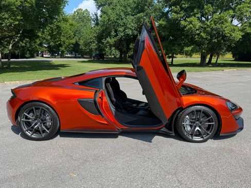 Used 2017 McLaren 570S Coupe image 7