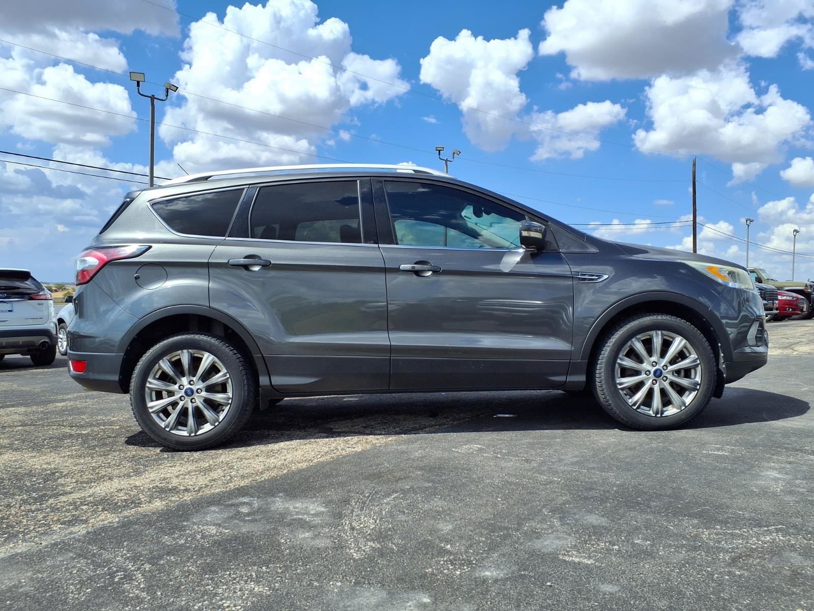 Used 2017 Ford Escape Titanium FWD image 4