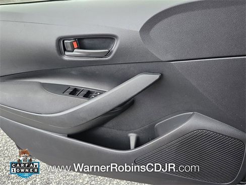 Used 2022 Toyota Corolla LE image 29