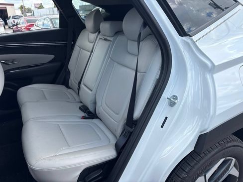 Used 2024 Hyundai Tucson Limited FWD image 11