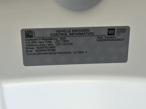 Used 2025 GMC Acadia Elevation image 30