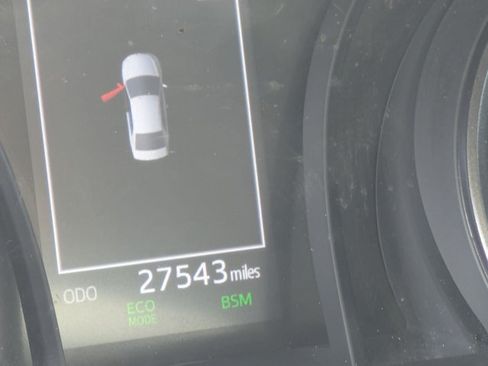 Used 2022 Toyota Camry SE w/ Audio Upgrade Package FWD image 10