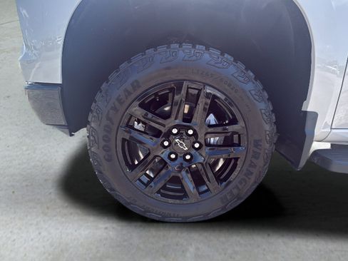 Used 2026 Chevrolet Silverado 1500 Custom Trail Boss AWD/4WD image 15