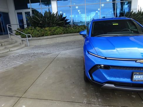 Certified 2025 Chevrolet Equinox EV LT w/ Convenience Package image 34