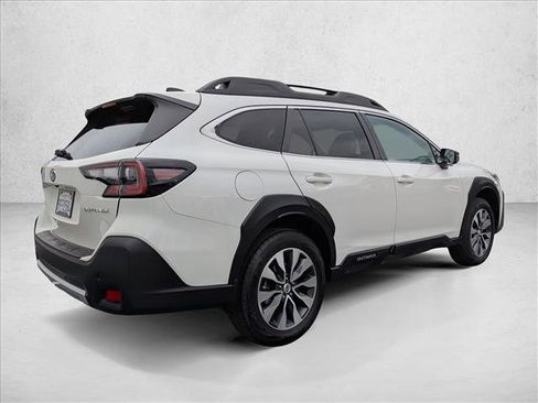Used 2023 Subaru Outback Limited image 5
