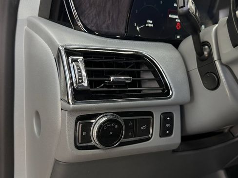 Used 2019 Lincoln Navigator Reserve AWD/4WD image 20
