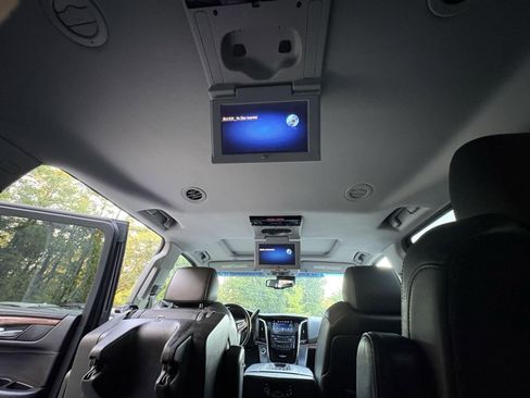 Used 2016 Cadillac Escalade ESV Luxury image 28