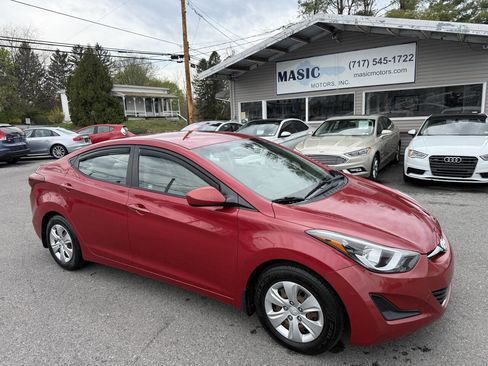 Used 2016 Hyundai Elantra SE image 25