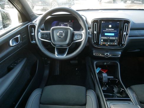 Certified 2023 Volvo XC40 Recharge Ultimate image 12