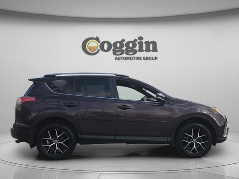Used 2017 Toyota RAV4 SE image 6