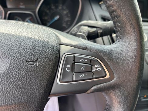Used 2016 Ford Focus SE w/ SE Sport Package FWD image 19