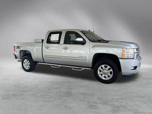 Used 2014 Chevrolet Silverado 2500 LT w/ Z71 Appearance Package AWD/4WD image 2