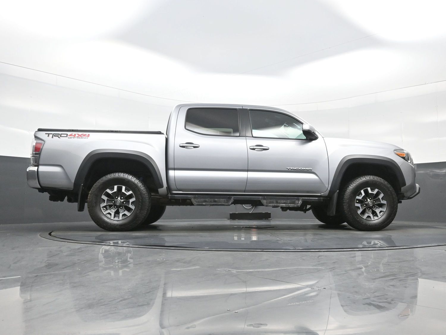 Used 2020 Toyota Tacoma TRD Off-Road AWD/4WD image 33