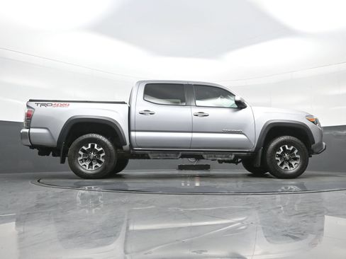 Used 2020 Toyota Tacoma TRD Off-Road AWD/4WD image 33