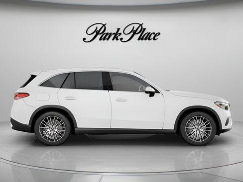Used 2026 Mercedes-Benz GLC 300 image 26