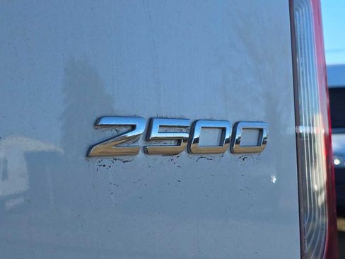 Used 2025 Mercedes-Benz Sprinter 2500 image 18