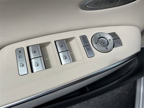 Used 2026 Genesis GV70 2.5T Advanced image 21