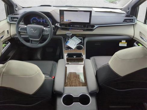 New 2026 Toyota Sienna Platinum image 26
