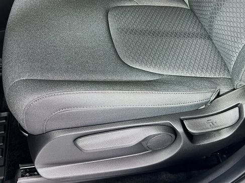 New 2026 Kia Carnival LX FWD image 20