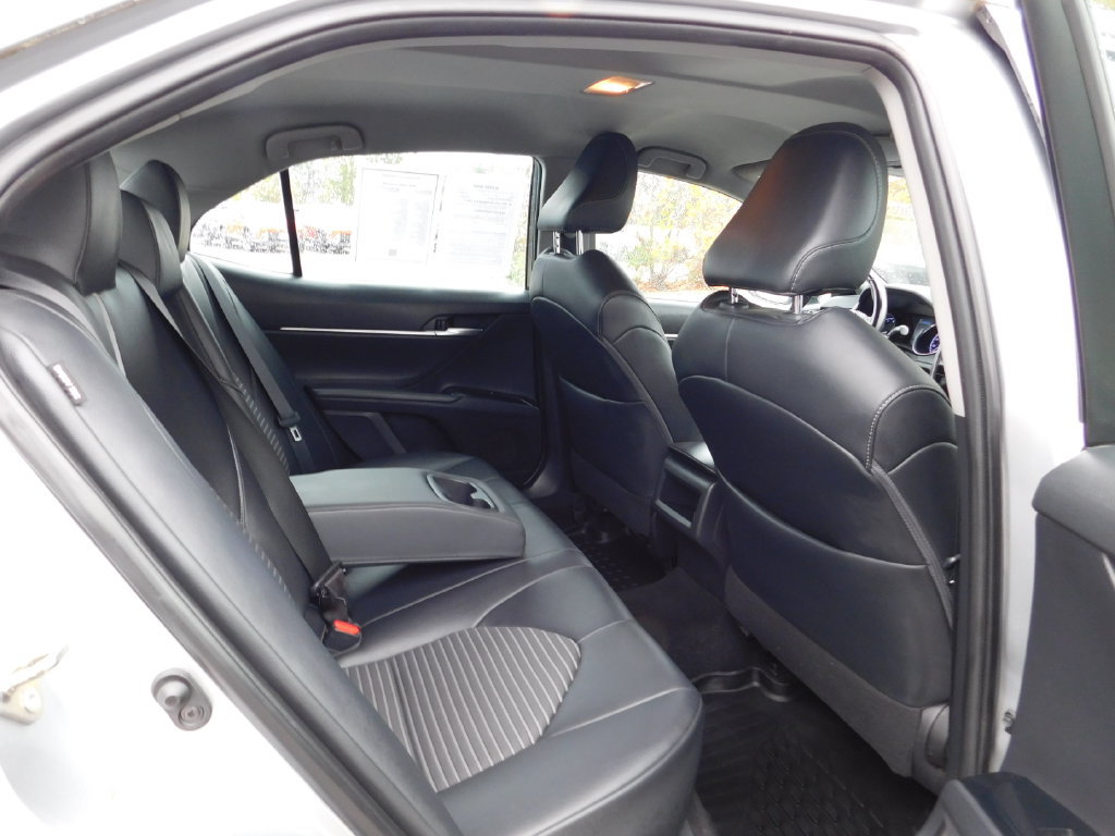 Used 2018 Toyota Camry SE FWD image 10