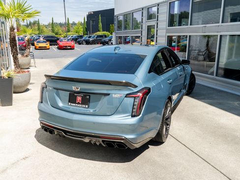 Used 2023 Cadillac CT5 V Blackwing w/ Carbon Fiber Package 2 RWD image 6