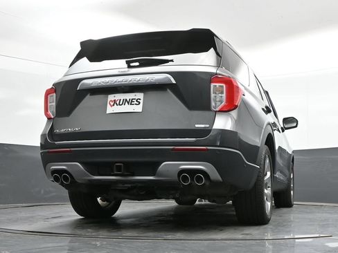 Used 2020 Ford Explorer Platinum w/ Premium Technology Package AWD/4WD image 40