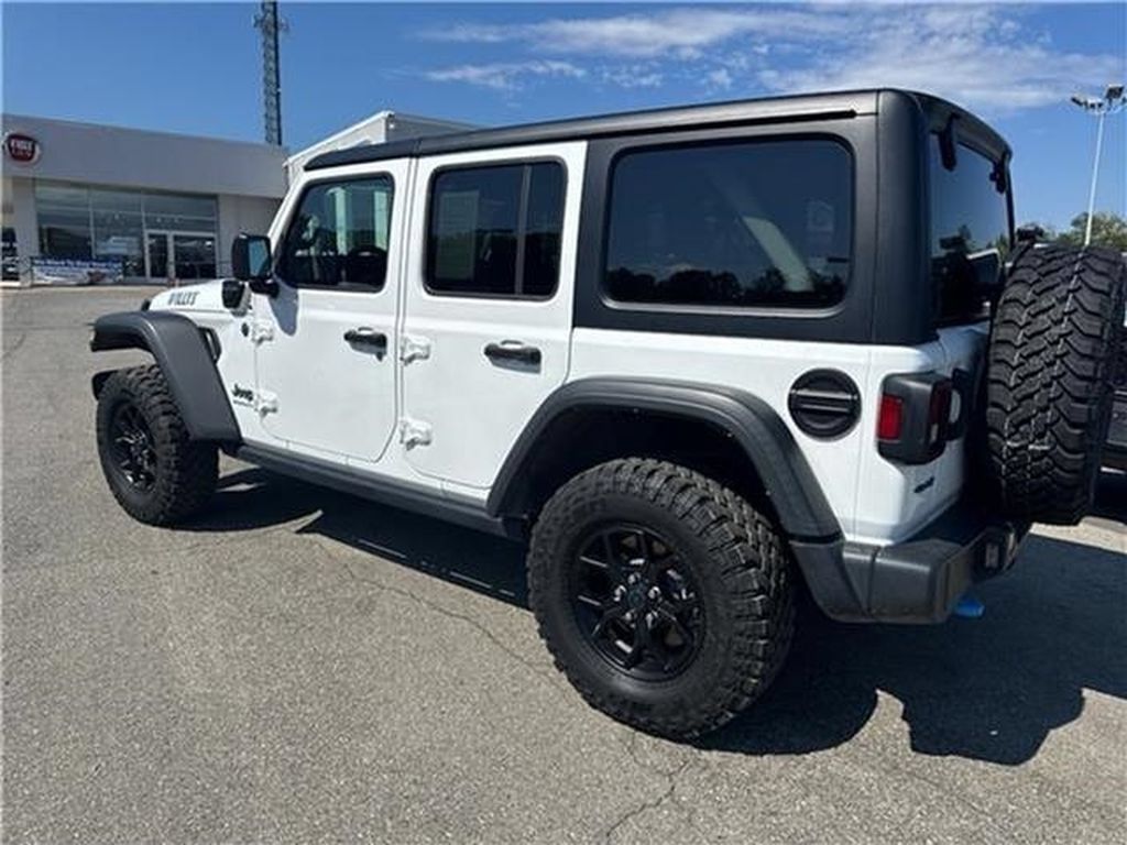 Used 2024 Jeep Wrangler Unlimited AWD/4WD image 39