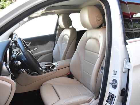 Used 2017 Mercedes-Benz GLC 300 4MATIC image 20