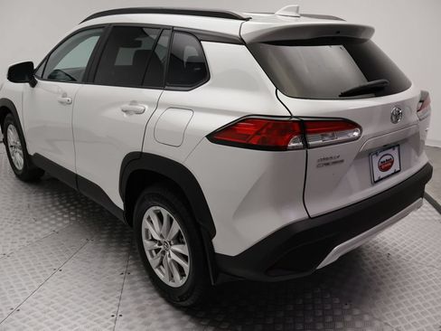 Certified 2024 Toyota Corolla Cross LE FWD image 11